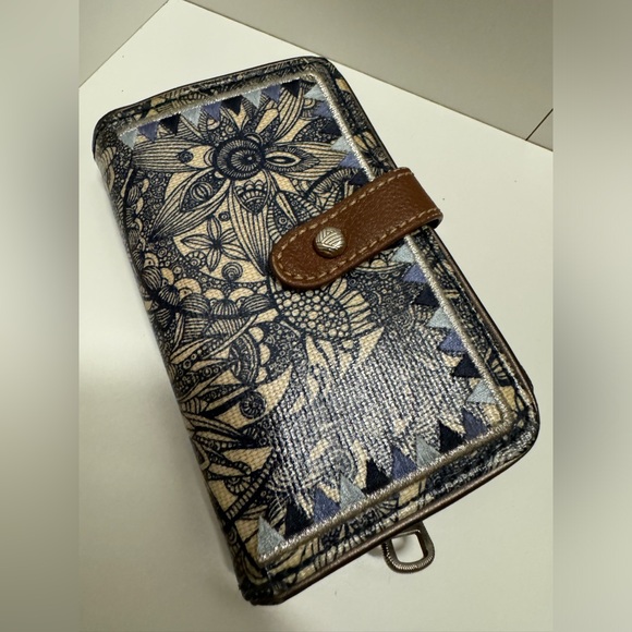 Sakroots Wallet Navy And White - Picture 2 of 6